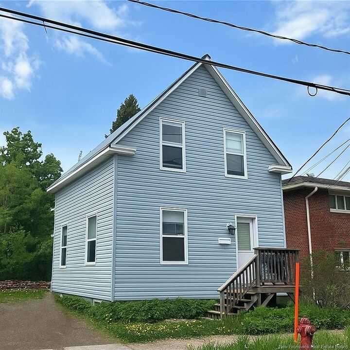 496 Robinson — photo 1