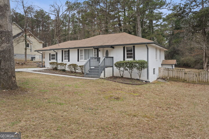 Property Photo:  1621 N Columbia Place  GA 30032 