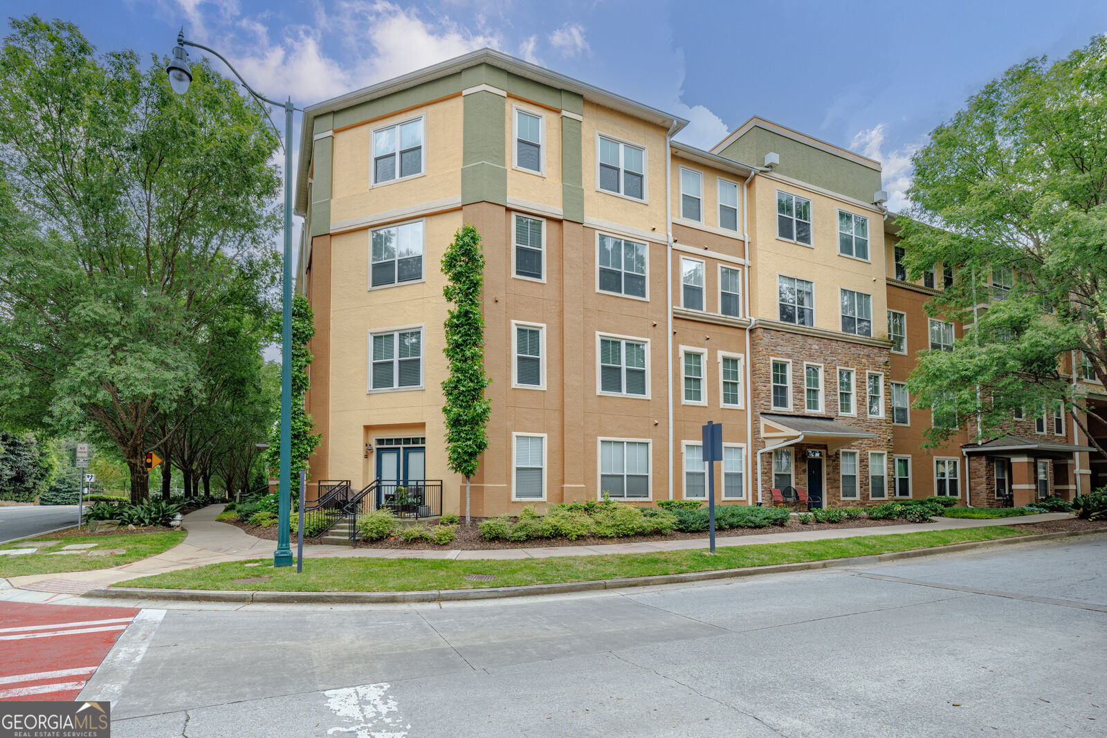 Property Photo:  10 Perimeter Summit Boulevard NE 2212  GA 30319 