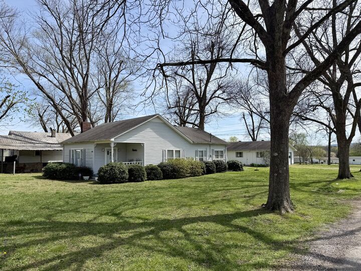Property Photo: 1010 Main Street TN 37347