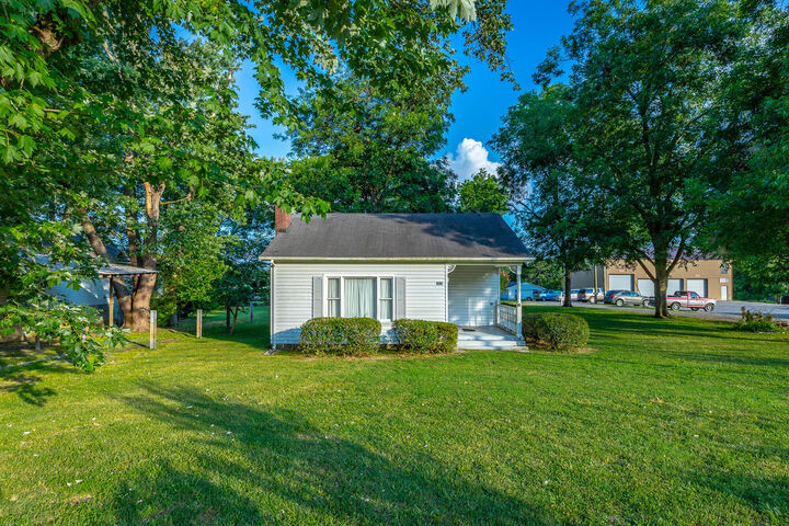 Property Photo: 1010 Main Street TN 37347
