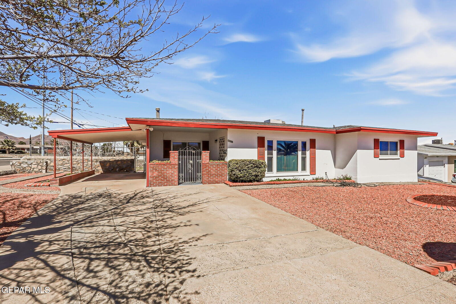 Property Photo: 4001 Volcanic Avenue TX 79904