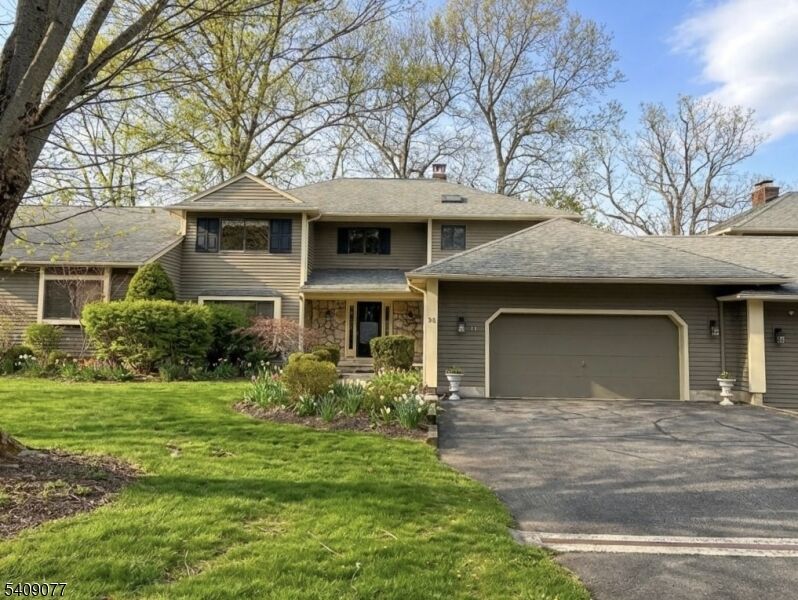 Property Photo:  38 Hunters Circle  NJ 08833 