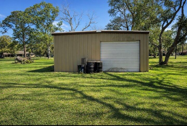 Property Photo: 342 Bluebonnet Drive TX 77541