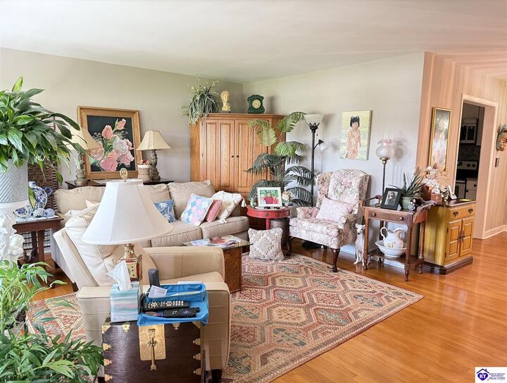 Property Photo:  570 S Logsdon Parkway  KY 40160 