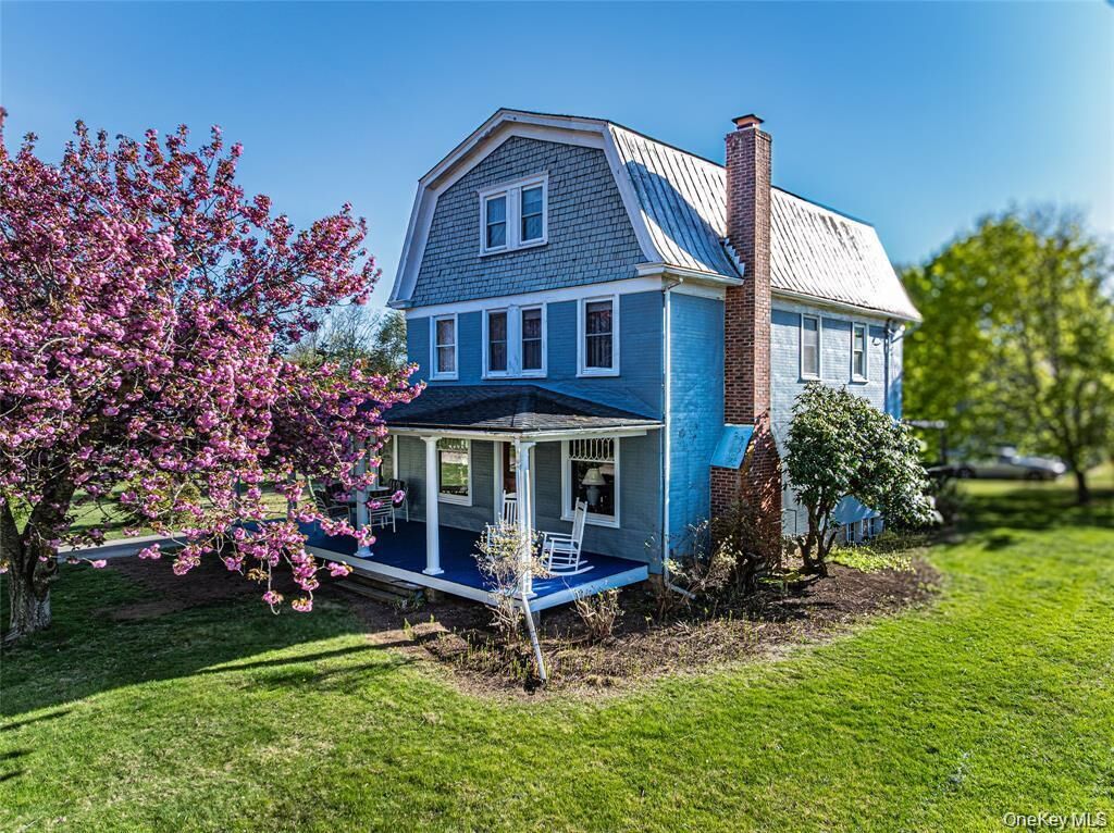 Property Photo:  630 New Suffolk Road  NY 11935 
