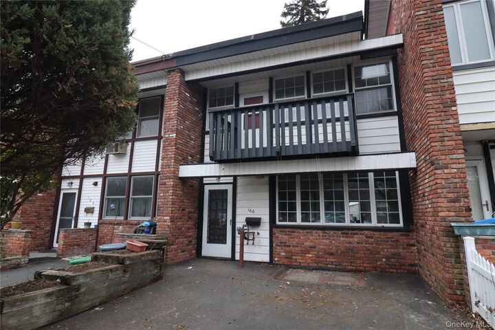 Property Photo:  166 Halgren Crescent  NY 10927 