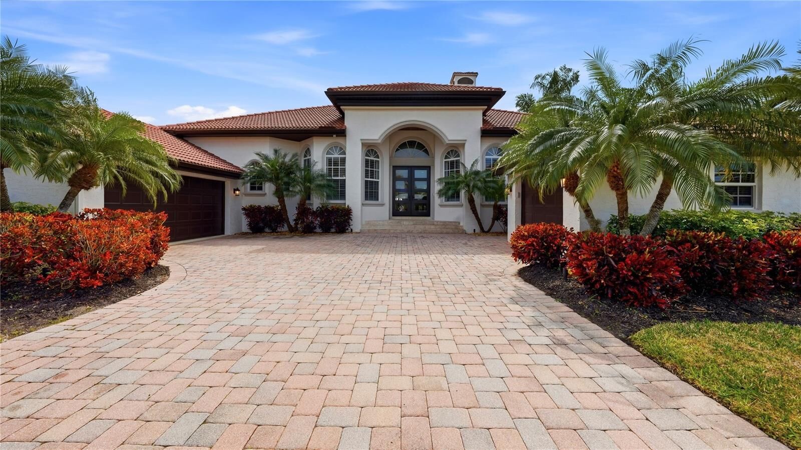 Property Photo: 7637 Cove Terrace FL 34231
