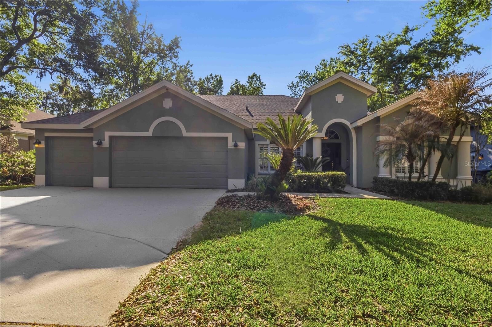 Property Photo: 5622 Osprey Park Place FL 33547