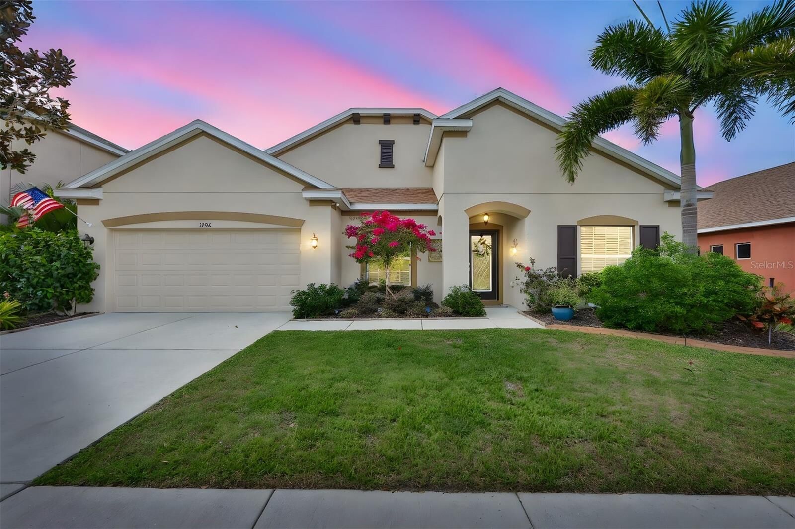 Property Photo:  1506 Yale Castle Court  FL 33570 