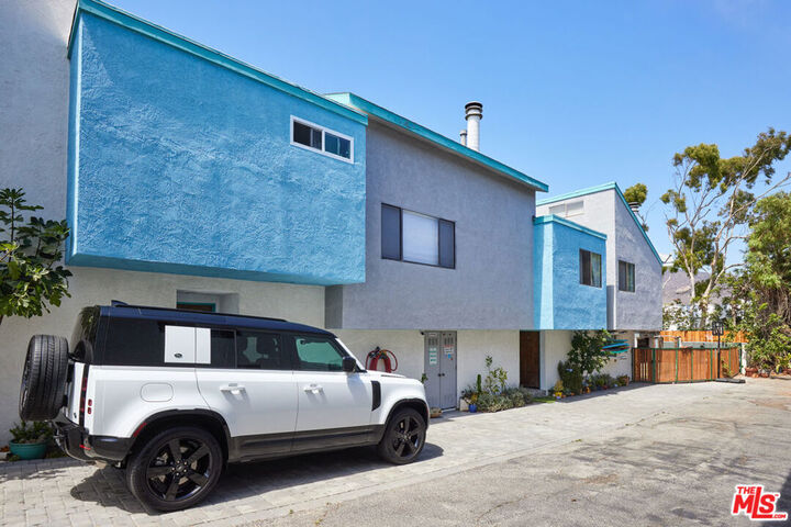 Property Photo:  29231 Heathercliff Road 2  CA 90265 