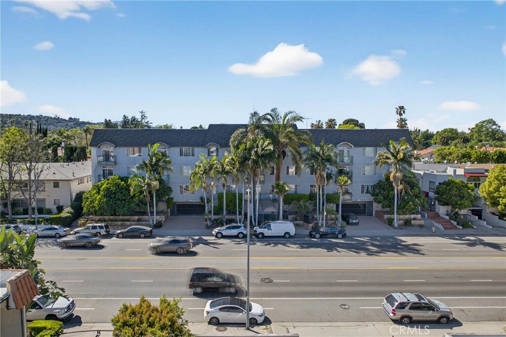 Property Photo: 4441 Woodman Avenue 111 CA 91423