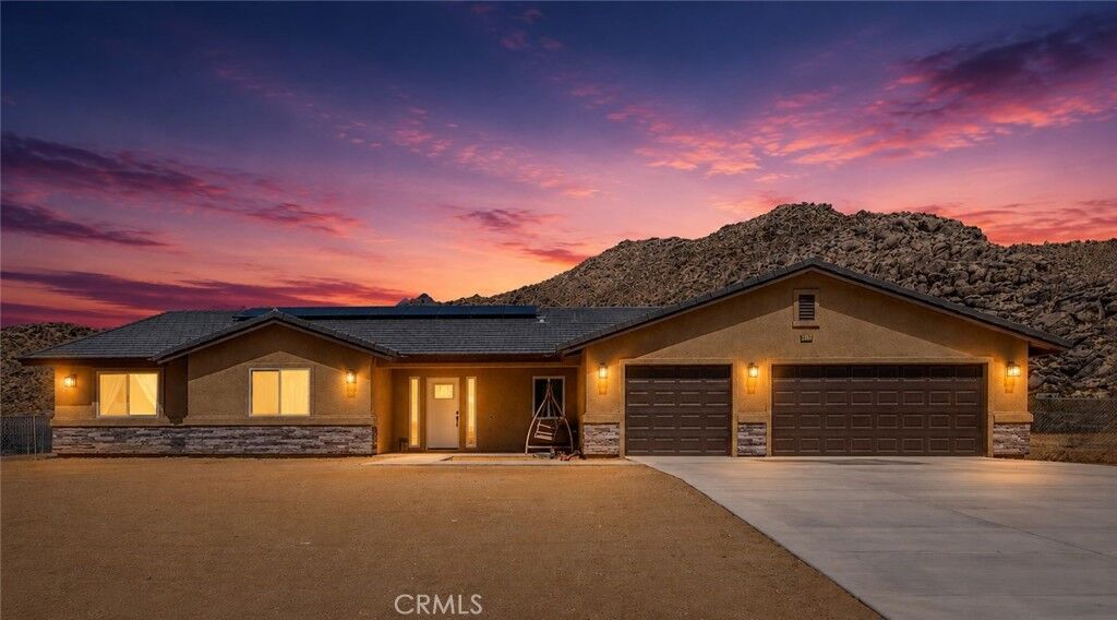 Property Photo: 24162 Shoshone Road CA 92307