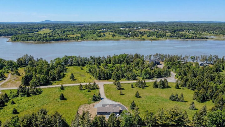 Property Photo:  18 Farms Edge Road  ME 04605 