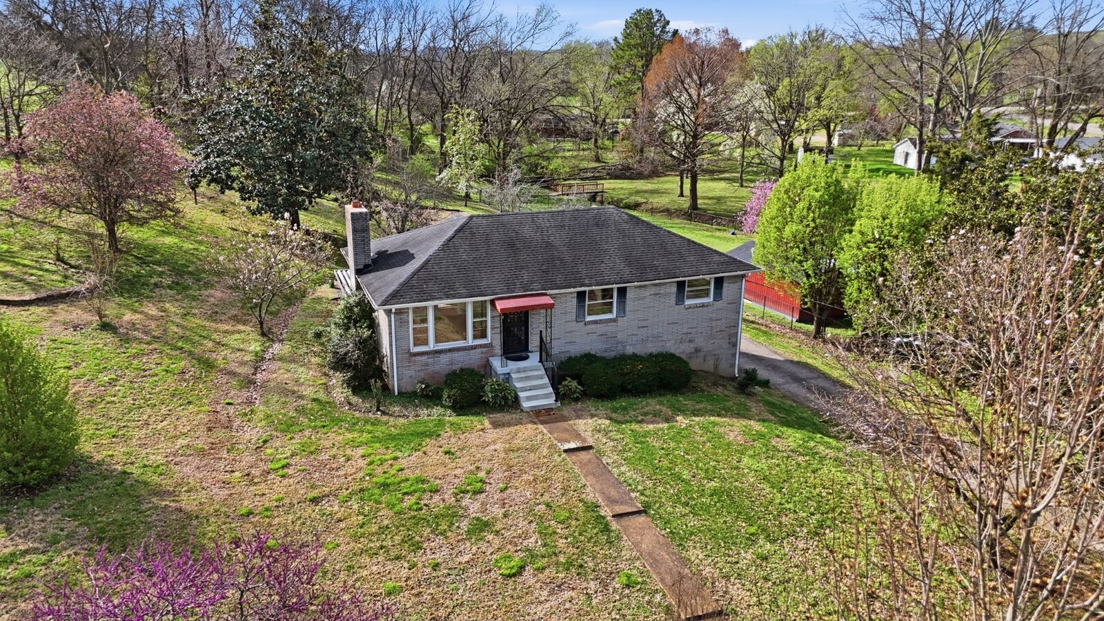 Property Photo:  3921 Banbury Dr E  TN 37207 