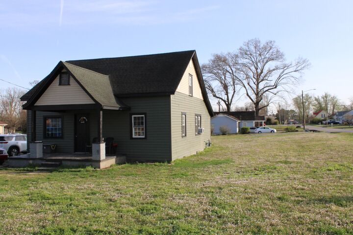 Property Photo:  321 W Short St  TN 37355 