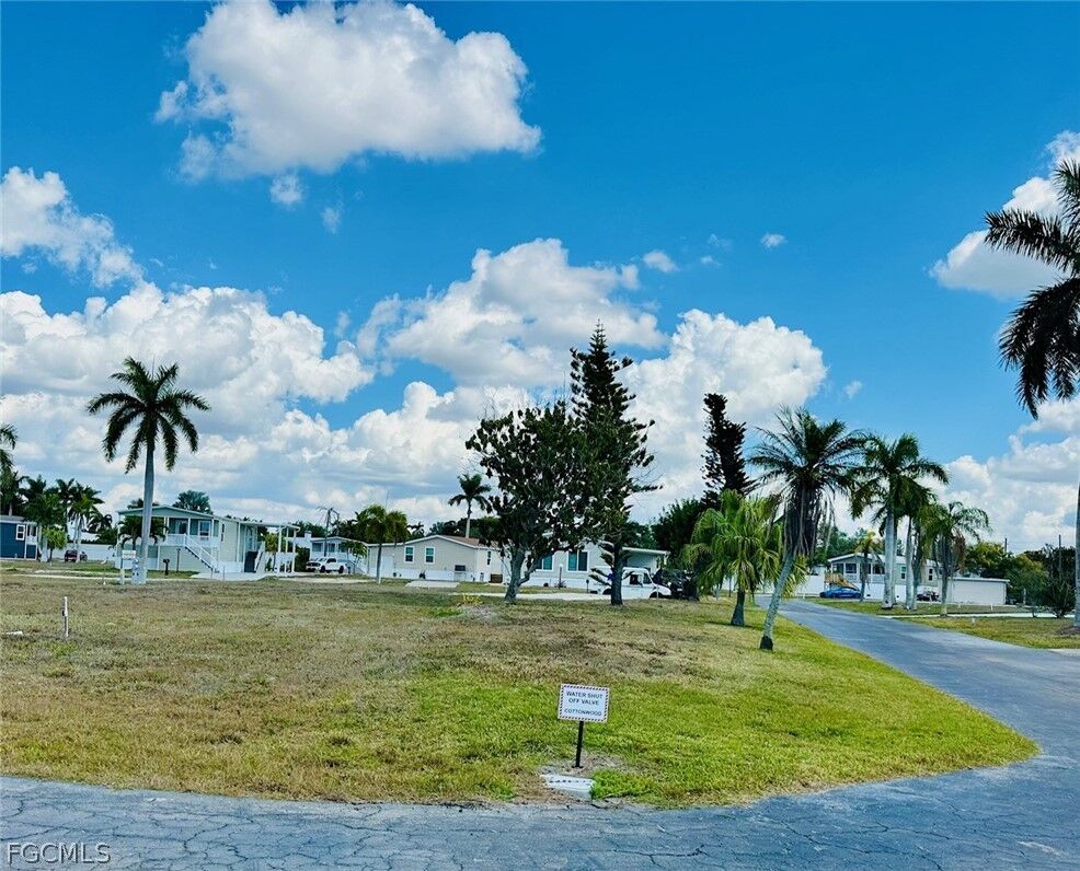 Property Photo:  27 Cottonwood Drive  FL 33908 