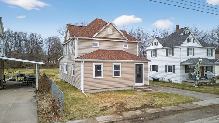 Property Photo:  132 Bradford Street  PA 18840 