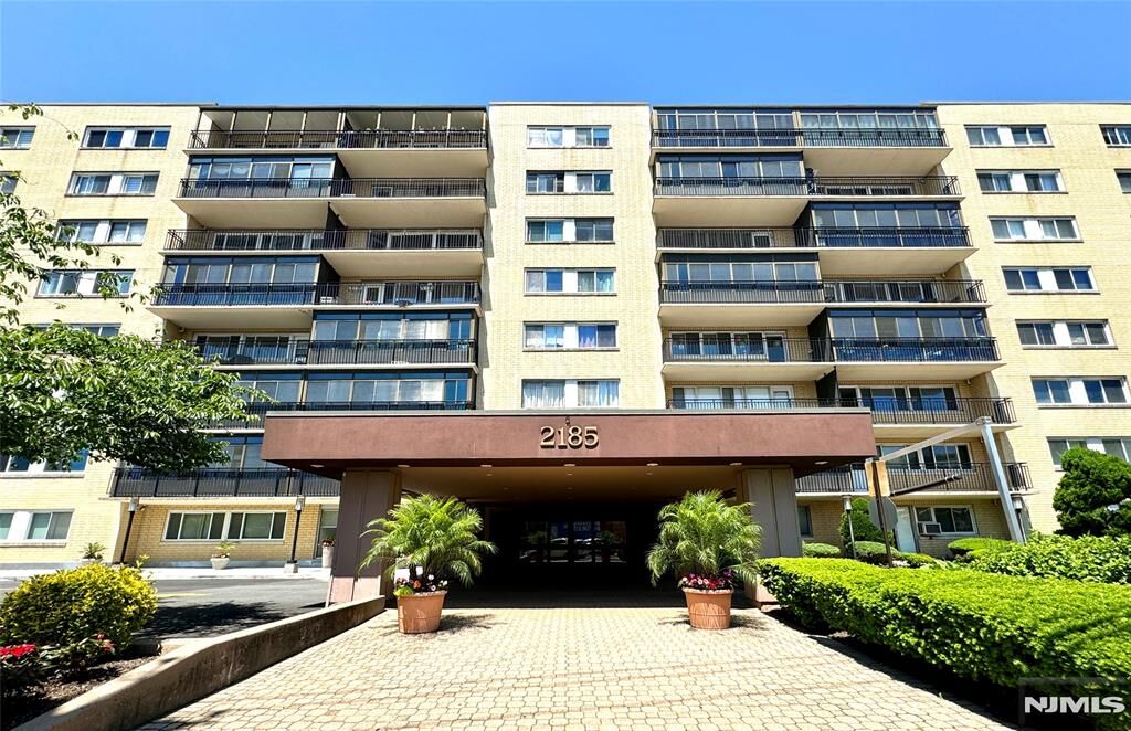 Property Photo: 2185 Lemoine Avenue 4M NJ 07024