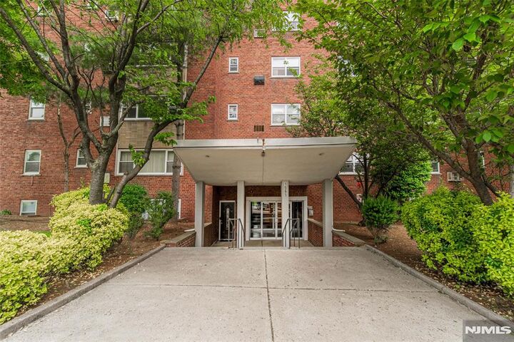 Property Photo:  1565 Center Avenue 3D  NJ 07024 