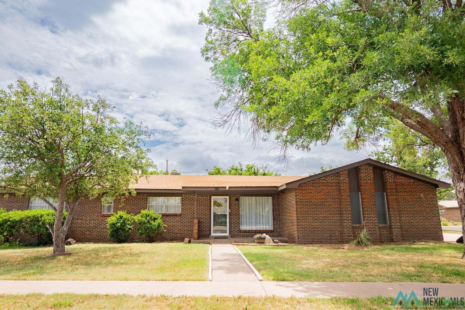 Property Photo: 2301 Echols Avenue NM 88101