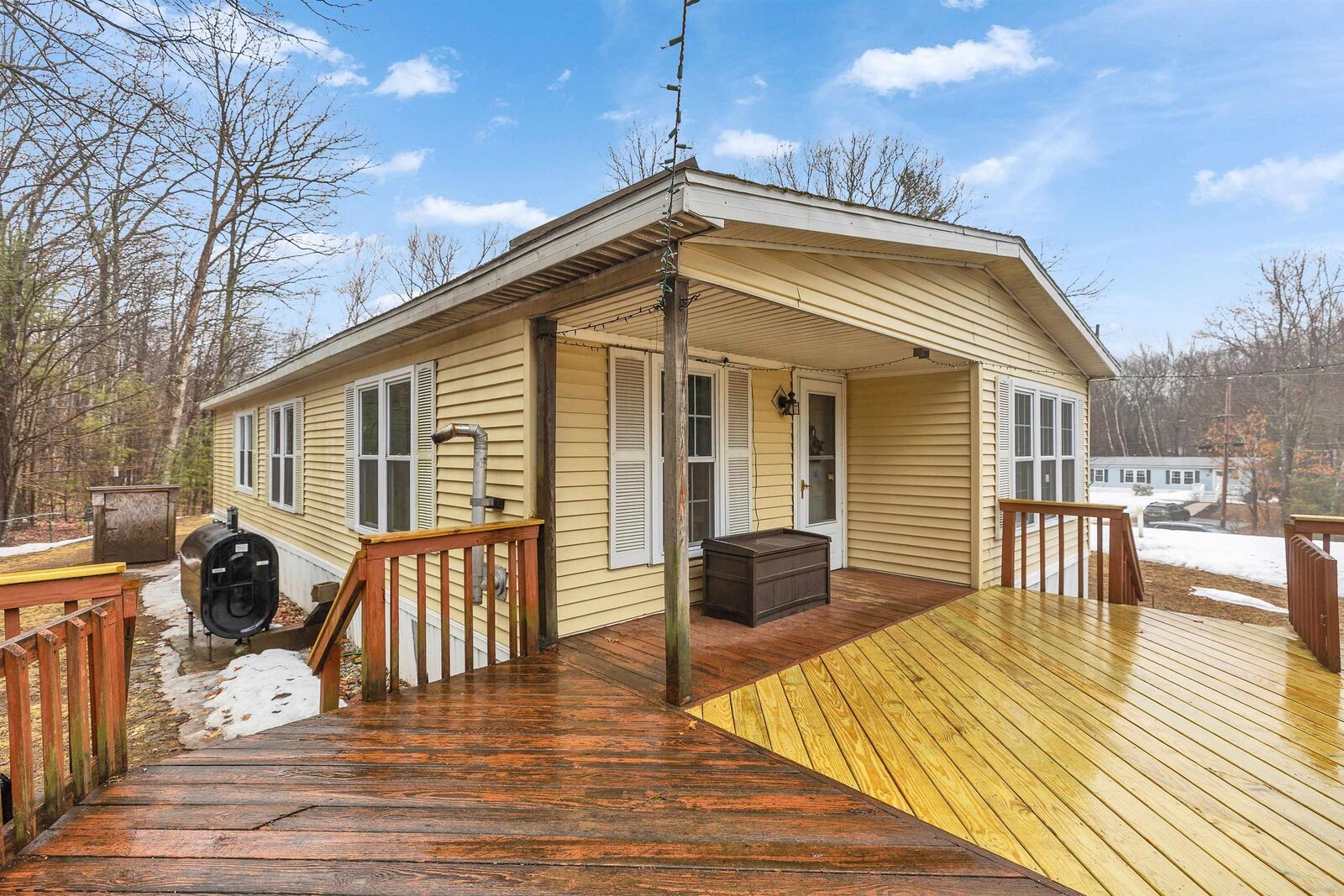 Property Photo:  28 Willow Terrace  NH 03307 