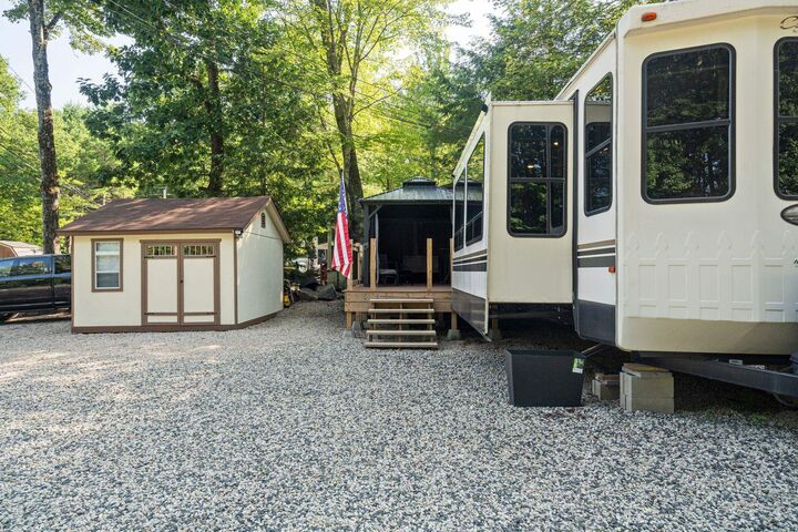 Property Photo:  184 Pocahontas Lane  NH 03839 