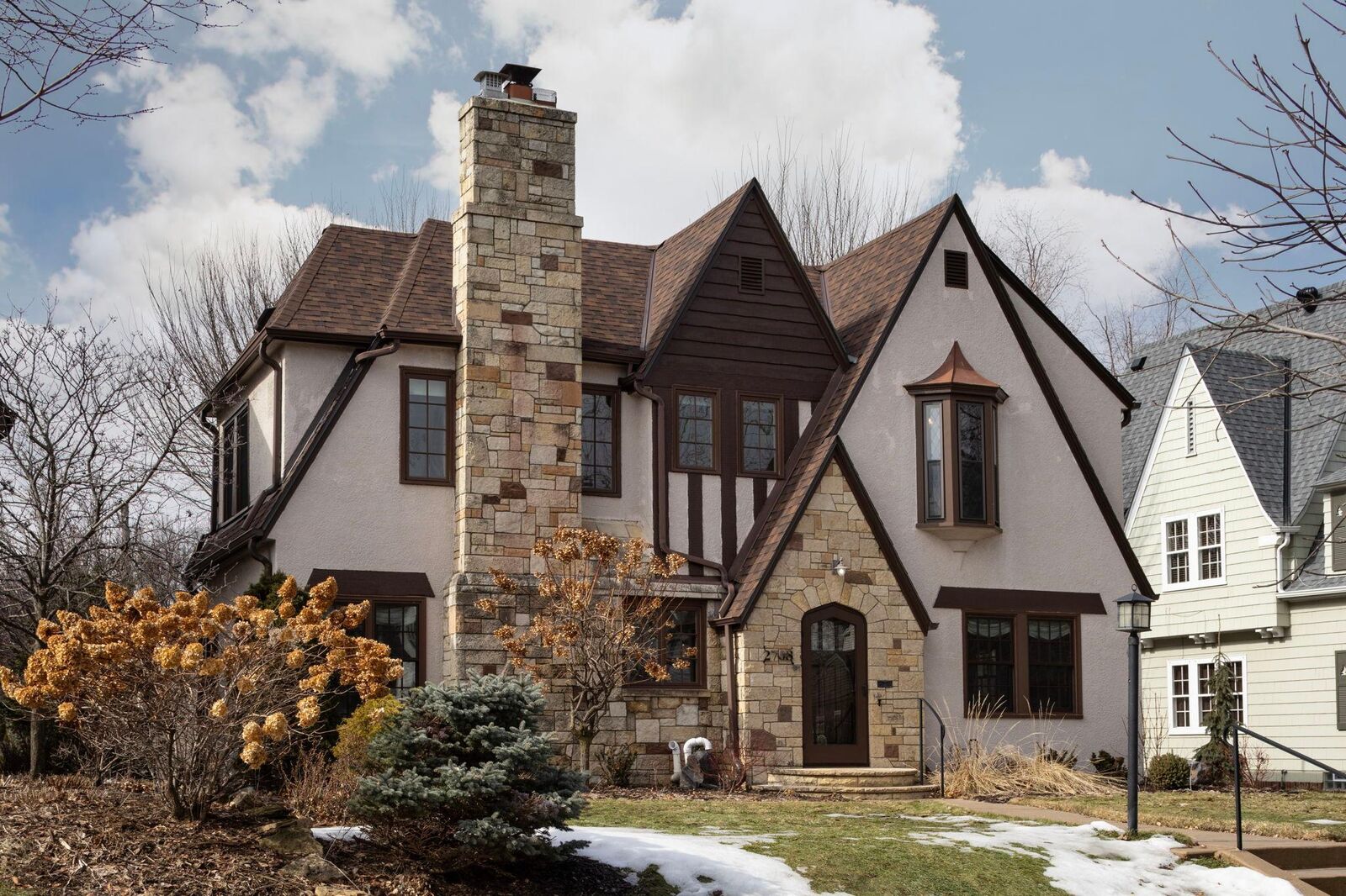 Property Photo:  2708 Ewing Avenue S  MN 55416 