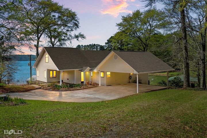 Property Photo: 429 Robinson Lane LA 71040