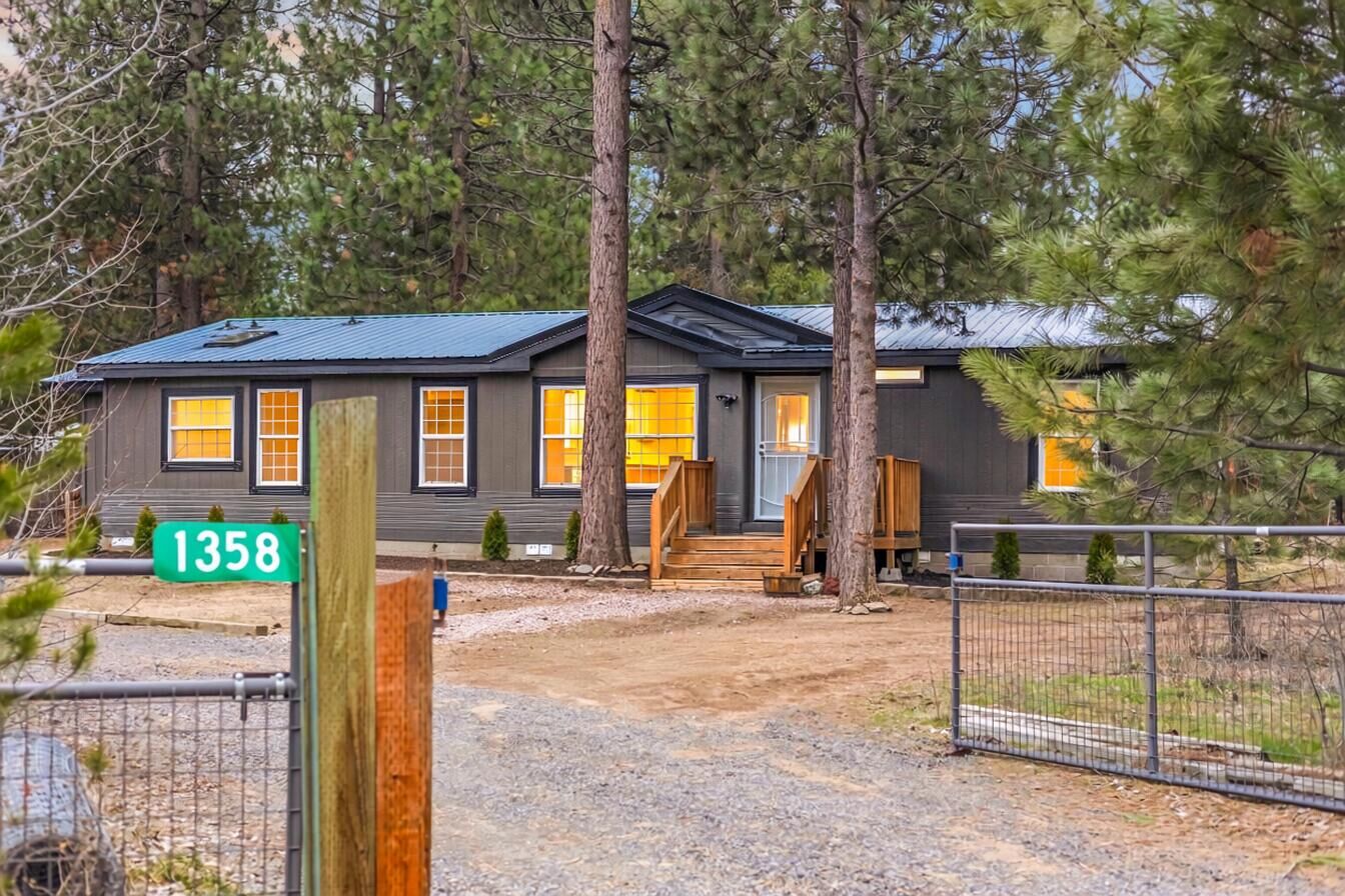 Property Photo:  1358 Linda Drive  OR 97739 
