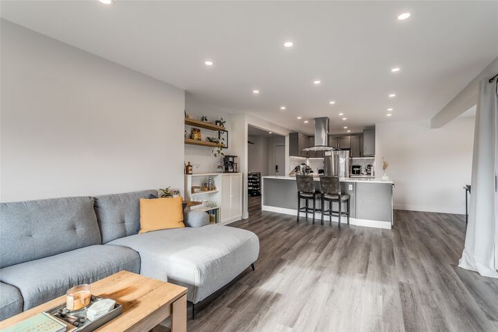 Property Photo:  1075 Bernard Avenue 305  BC V1Y 6P7 