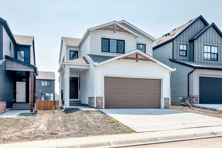 Property Photo: 1085 Sawgrass Link NW AB T4B 5V2