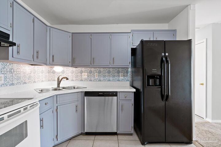 Property Photo:  1301 Redwood Ln A  FL 32563 