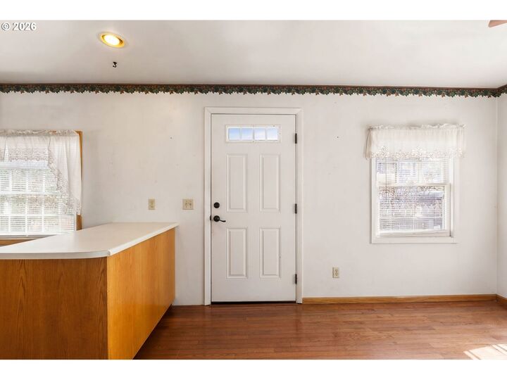 Property Photo:  1615 Van Buren St  OR 97045 