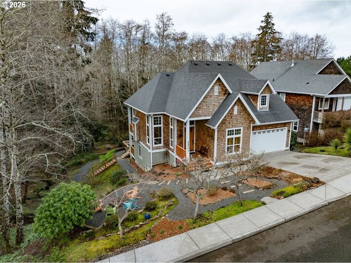 Property Photo:  2270 Skyline Dr  OR 97138 