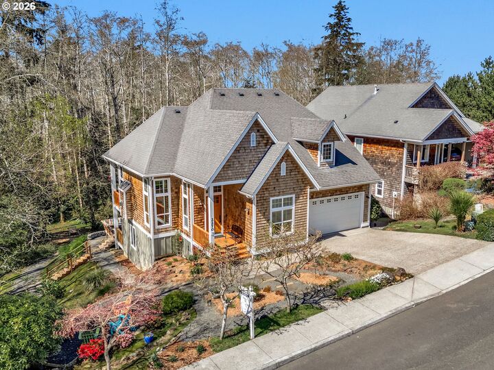 Property Photo:  2270 Skyline Dr  OR 97138 