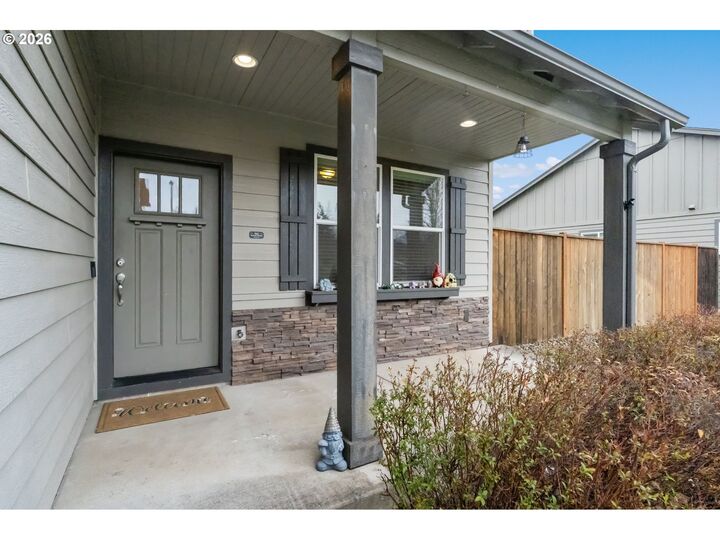 Property Photo: 2965 Teal Pl OR 97404