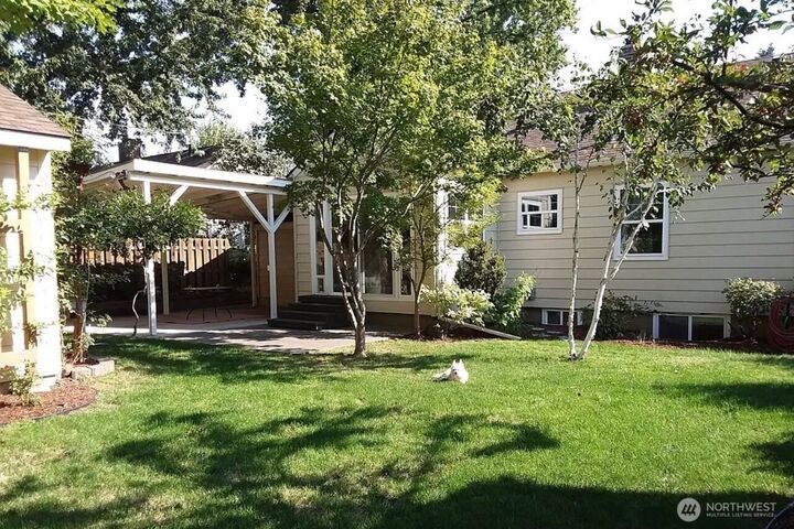 Property Photo:  1123  Olive Street  WA 99362 