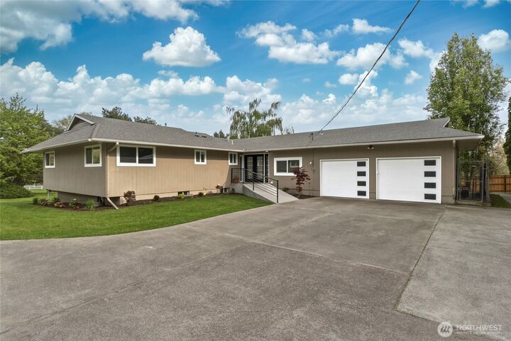 Property Photo:  2242 S Wilbur  WA 99362 
