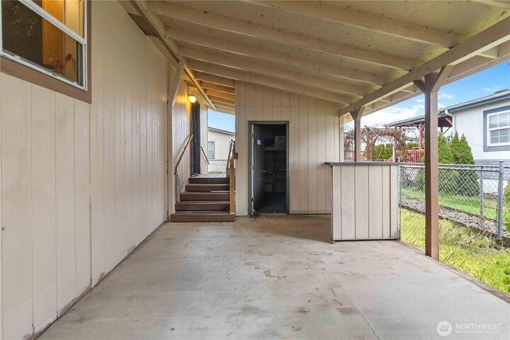 Property Photo:  505  Mallard Lane  WA 98632 