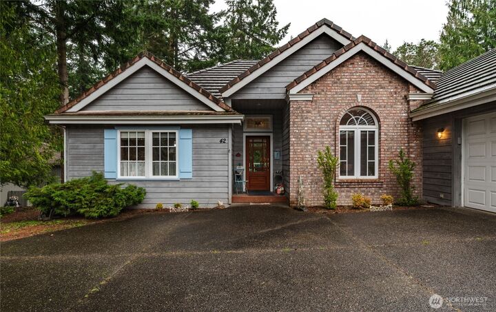 Property Photo:  42  Nantucket Place  WA 98368 
