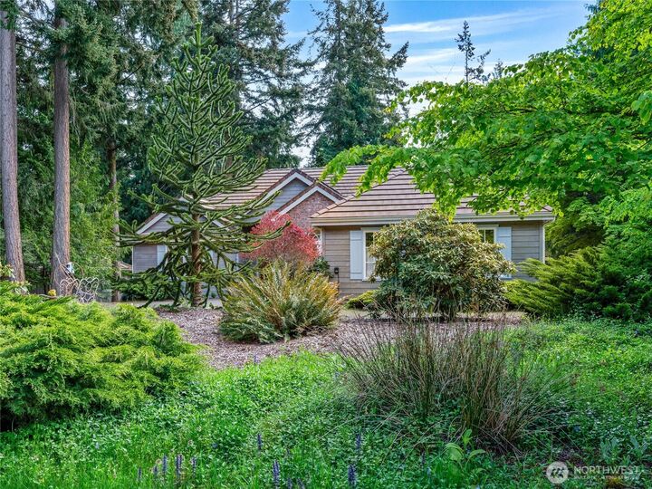 Property Photo:  42  Nantucket Place  WA 98368 