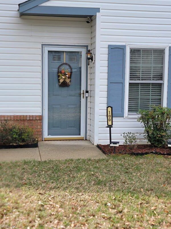 Property Photo: 100 Crescent Ct VA 23693
