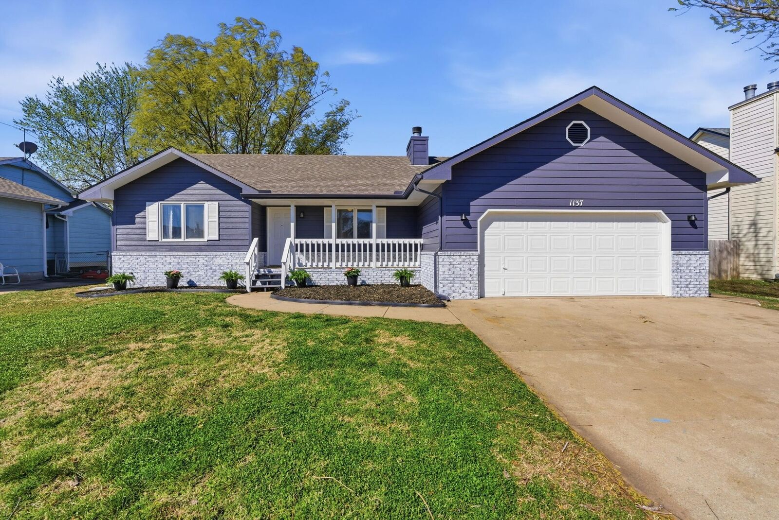 Property Photo:  1137 N Burrows St  KS 67013 