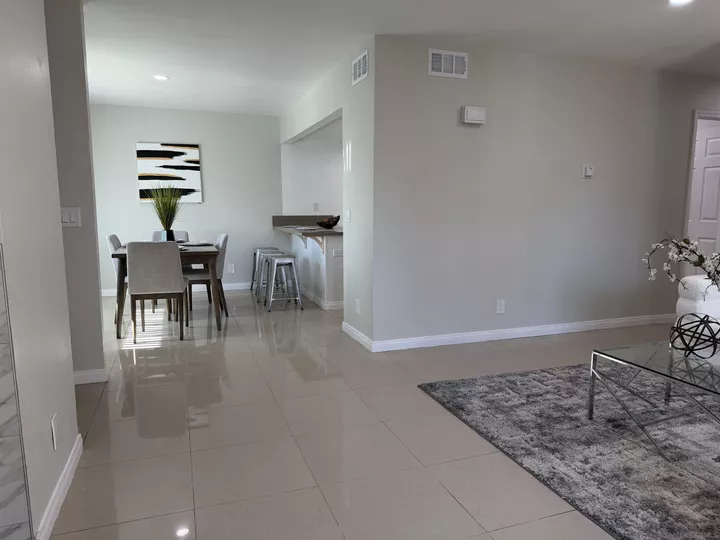 Property Photo: 621 R Ave 24 CA 91950