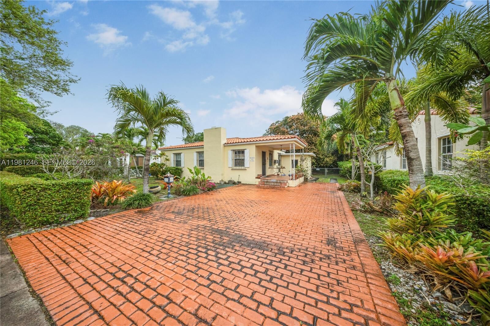 Property Photo:  512 Mendoza Ave  FL 33134 