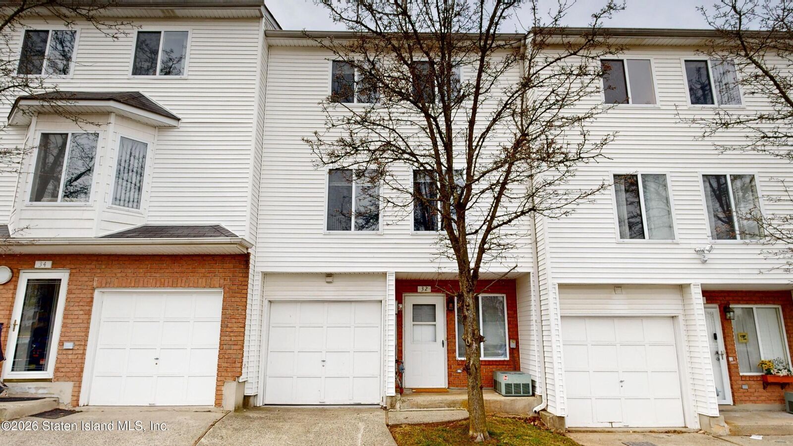 Property Photo:  32 Aspen Knolls Way  NY 10312 