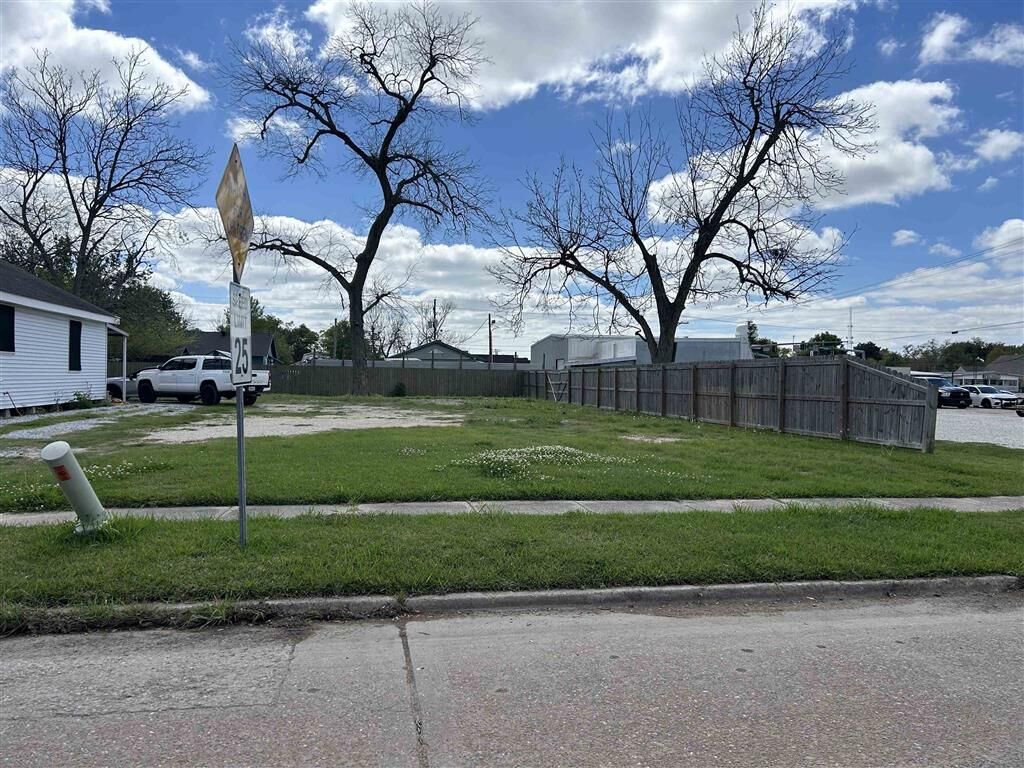 Property Photo:  806 Orange Street  LA 70601 