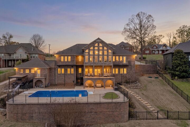 Property Photo:  1424 Sky Park Rd  AL 35634 - FLORENCE 