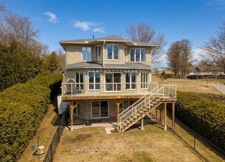 Property Photo: 806 River Acres Drive ON K6V 5T1
